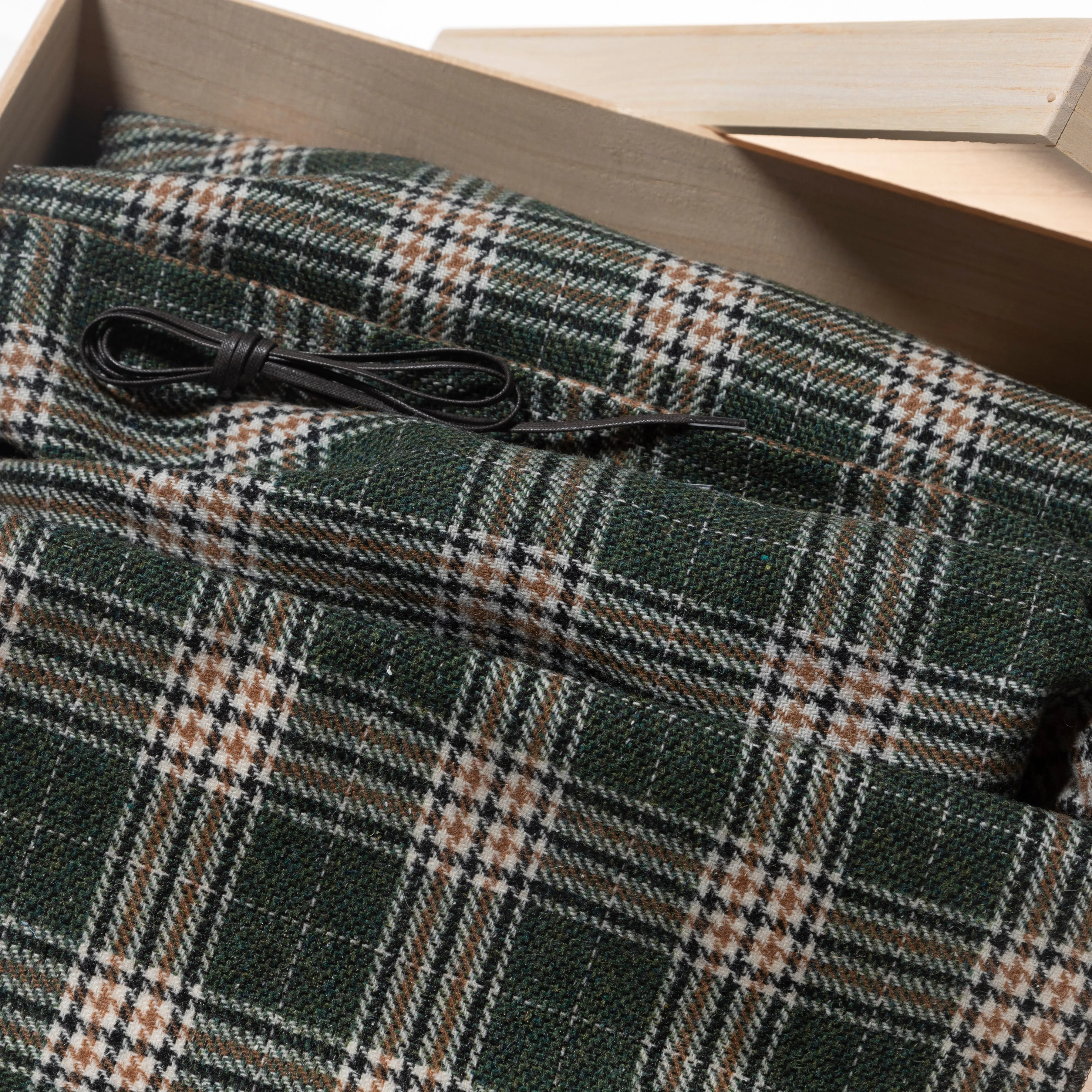 Nile Medallion Oxford