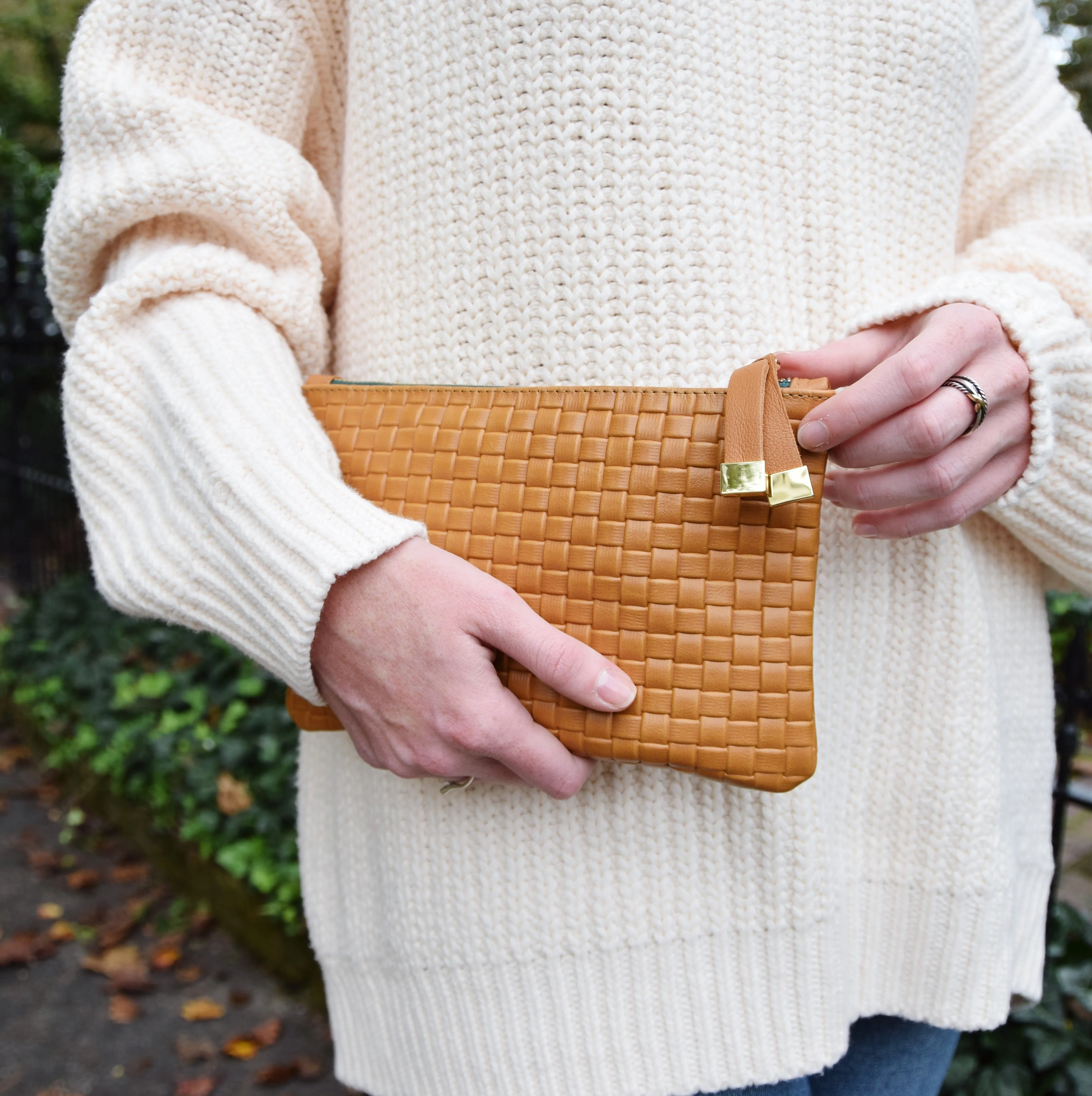 TIP POUCH | TAN WEAVE